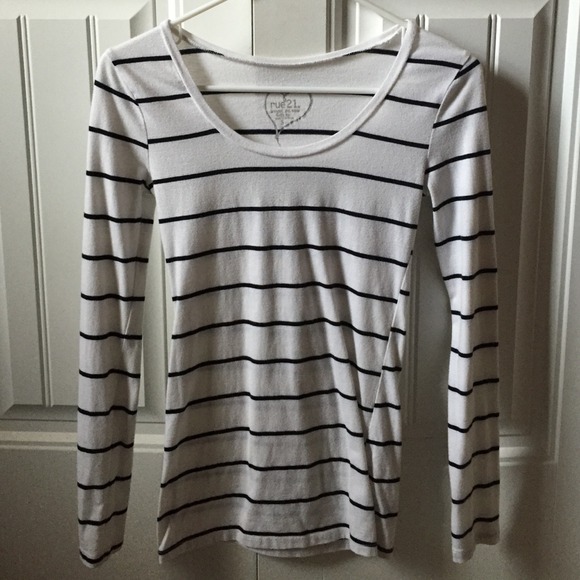 Black and white long sleeve