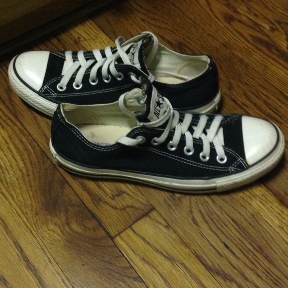 Authentic black converse - Picture 1 of 4