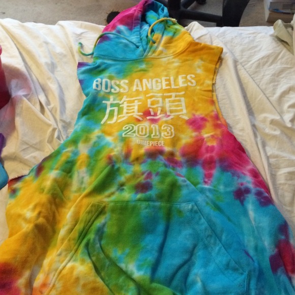 Dimepiece boss angeles no sleeve hoodie