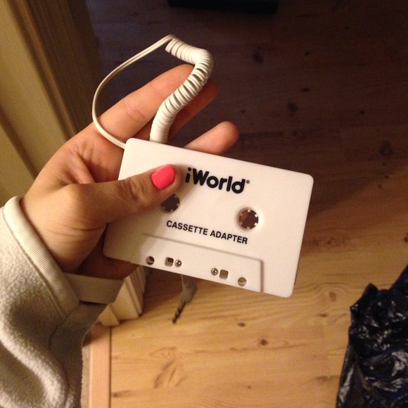 Cassette adaptor for auxiliary cord