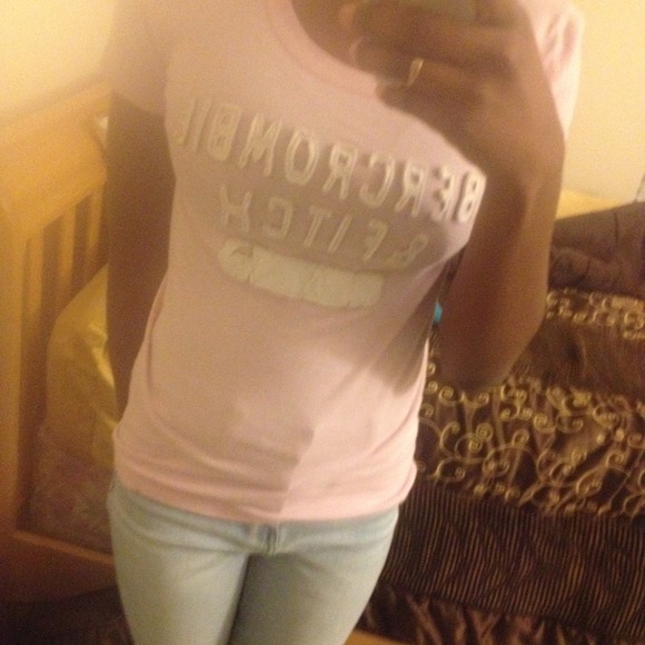 Baby pink A&F tee