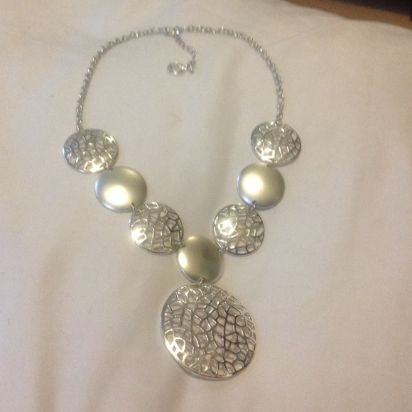 Never worn dressy necklace
