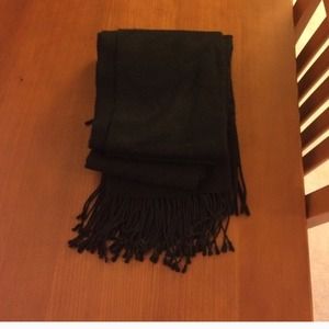 Black cashmere scarf