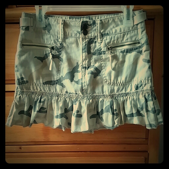 No Boundaries tan camo skirt