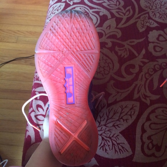 Lebron X All Star - Picture 2 of 4