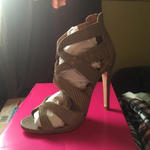Shoedazzle Izabella Rue sandal heels