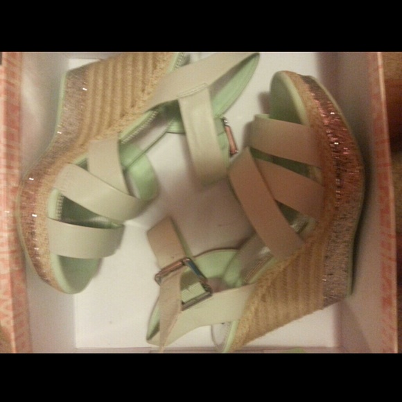 Mint green wedges