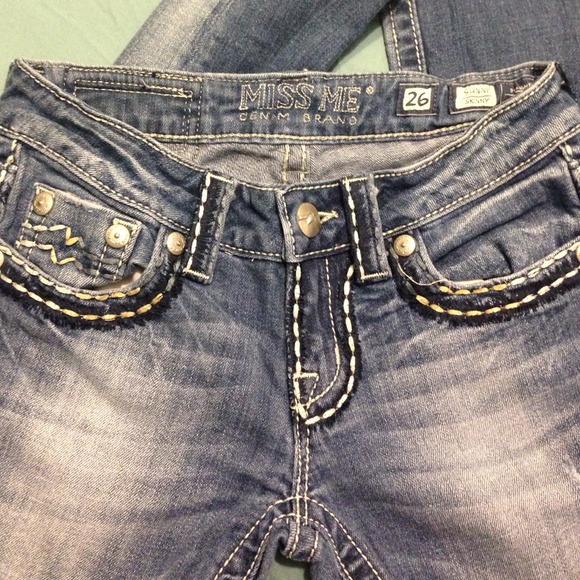 Miss me sunny jeans and belt bundle