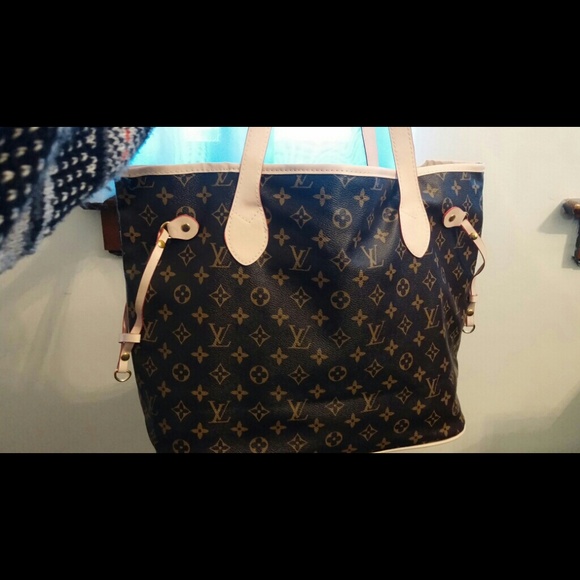 Its too big of a bag for me. Never used it