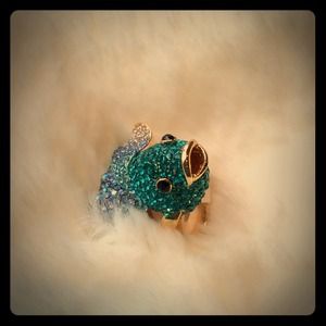 Fish crystal encrusted ring size seven