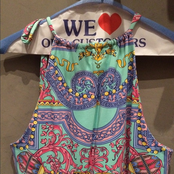 J.Mclaughin fun summer halter-like dress. - Picture 2 of 3