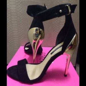 Black/gold single sole heel