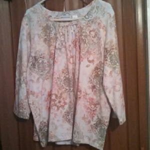 Very nice ladies dress up or casual blouse