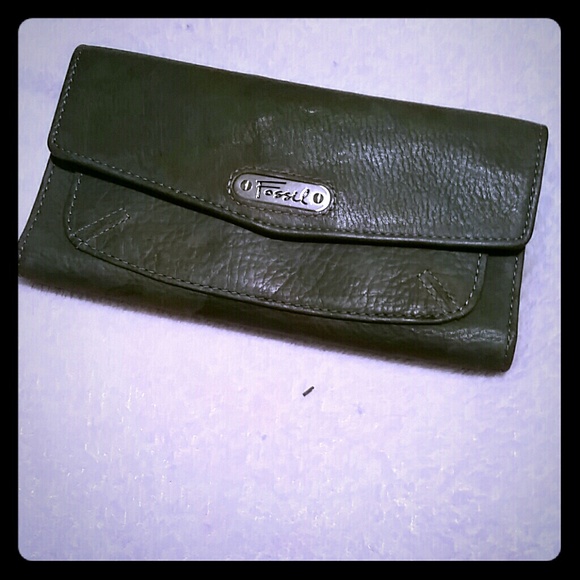 Forest Green Fossil Wallet - Picture 1 of 3