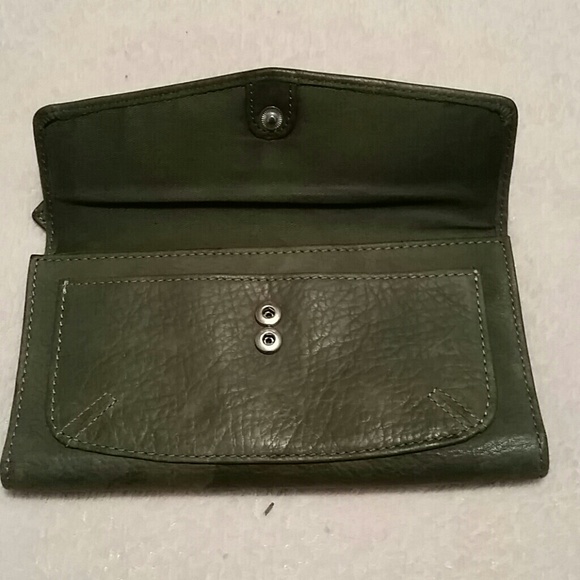 Forest Green Fossil Wallet - Picture 2 of 3