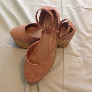 -ON HOLD- Forever 21 gold glitter platforms
