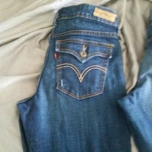 Levis low boot cut