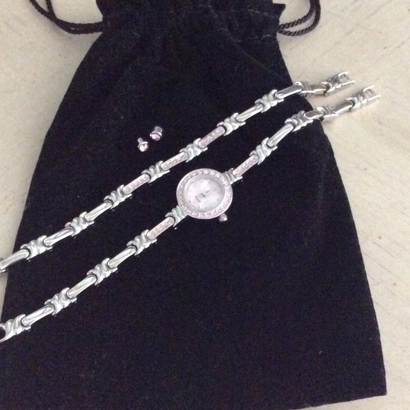 Pretty in Pink. Avon Watch Set