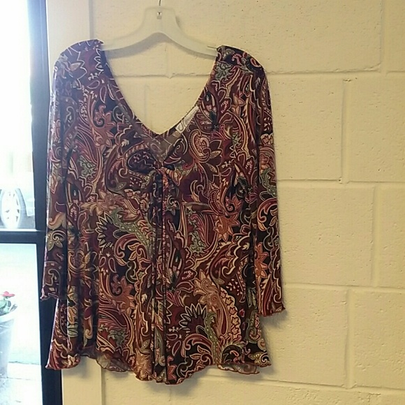 Blouse xl dessbarn too small in boob area for me.