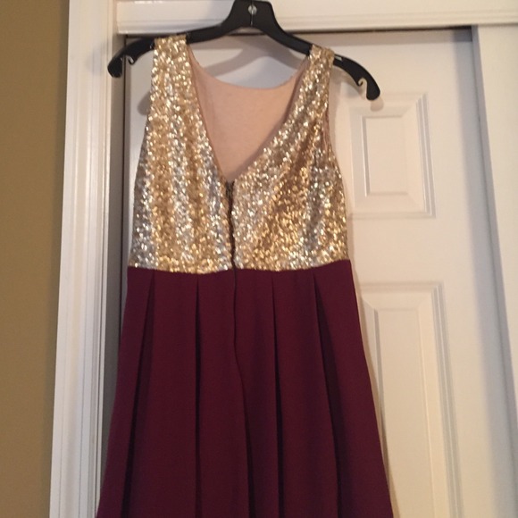 Maroon and Gold Dress 🌺BUNDLED🌺 - Picture 2 of 3