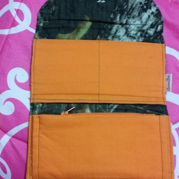 Mossy Oak Camo Wallet - Picture 2 of 3