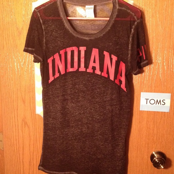 VS Pink IU Tee ❤️
