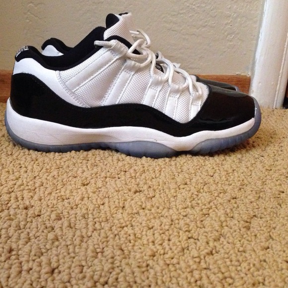 low concord 11s.