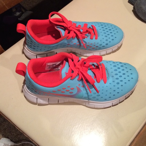 Nike running shoes size 5
