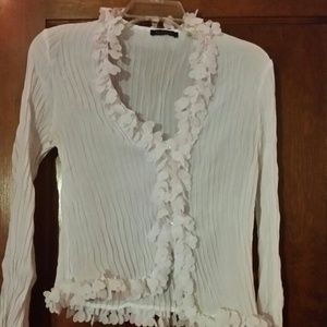 Whit flower petal blouse