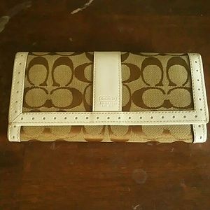 100% Authentic Coach Wallet.