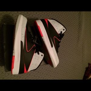 Infrared Jordan retro 2