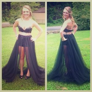 ✨✨✨JOVANI ✨✨✨