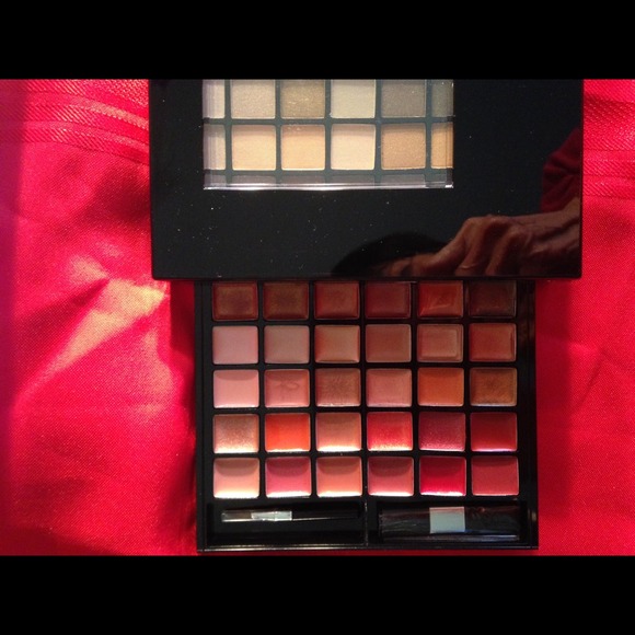 Saks Fifth Avenue Makeup Saks Fifth Avenue Eyeshadows Lipgloss Blush Poshmark