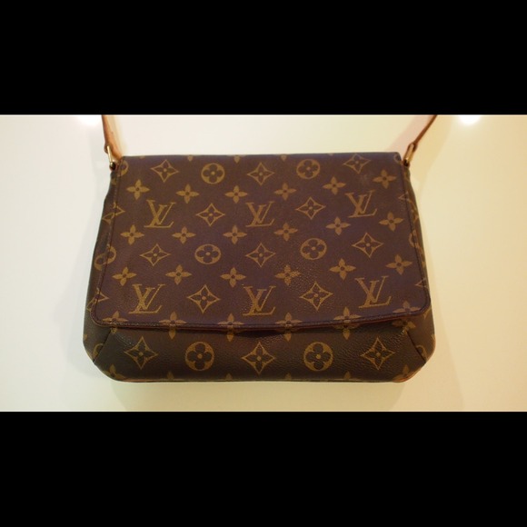 Louis Vuitton Shoulder Bag