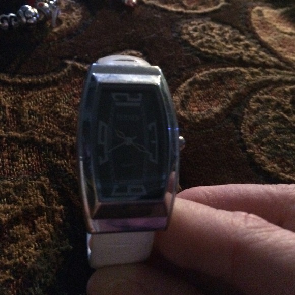Watch - Picture 3 of 3