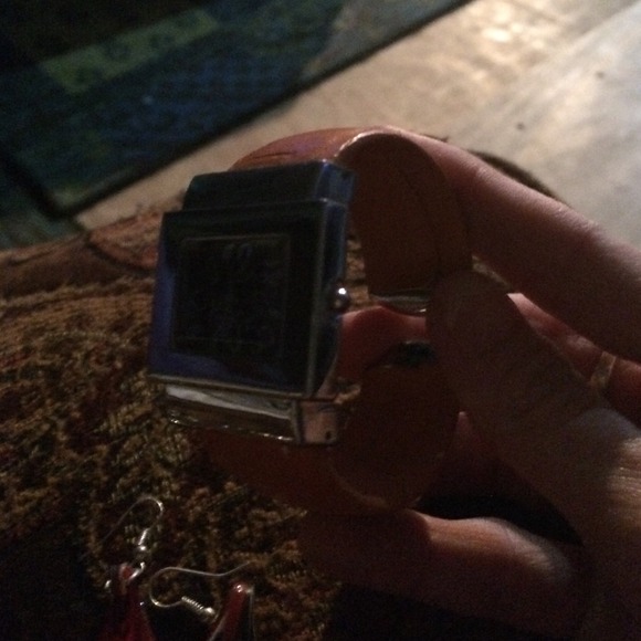 Watch - Picture 2 of 2