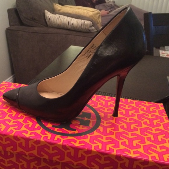Classiques Entier leather pumps size 6 Refinished!