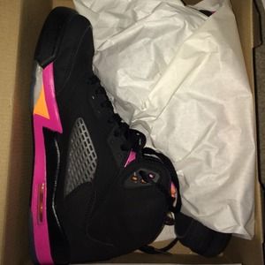 Air Jordan Retro 5's... 6.5Y