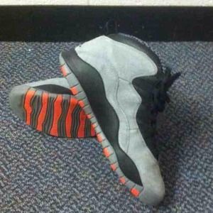 Air Jordan 10's