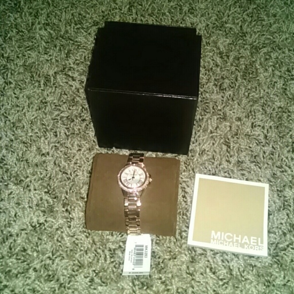 Michael Kors rose gold watch