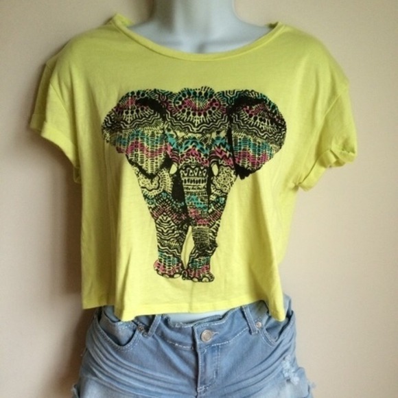 ❗️SOLD❗️ Elephant crop top. - Picture 1 of 1