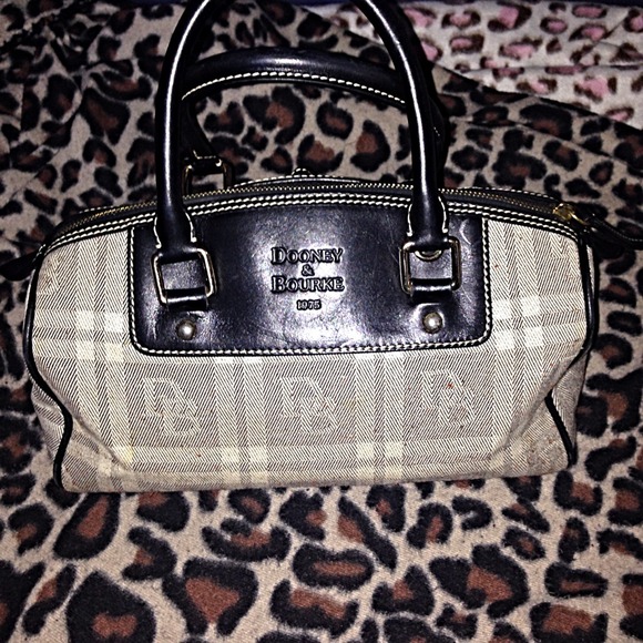 Light grey Dooney & Bourke Handbag - Picture 2 of 4