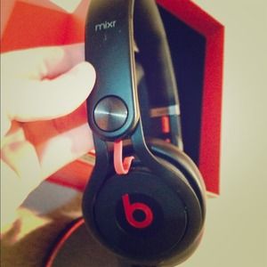 Mixr beats by dr. Dre