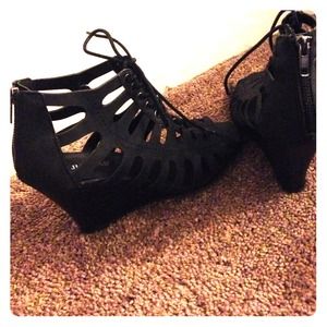 ON HOLD. NWOT JUSTFAB  caged wedges