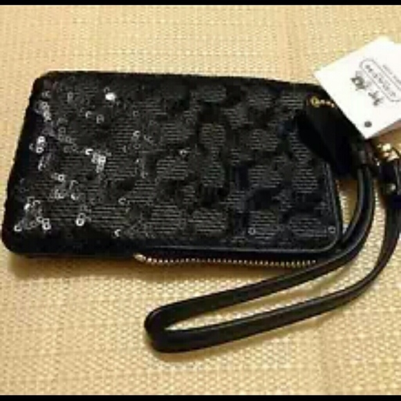 *SOLD* HP Coach Poppy sequin smartphone wristlet - Picture 2 of 3