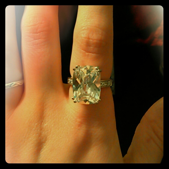 Statement cocktail ring