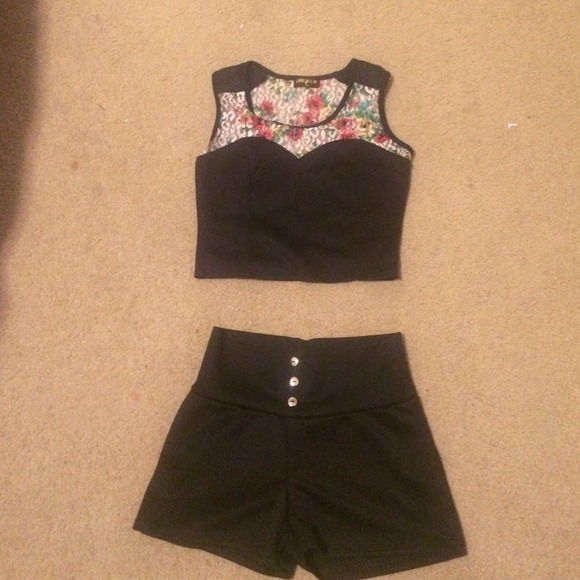Body con high waisted/ Crop top outfit