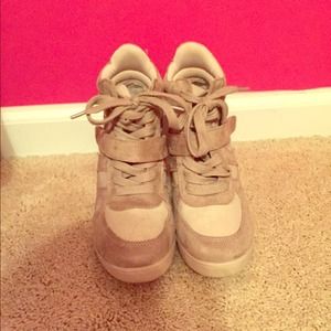 Wedge sneakers