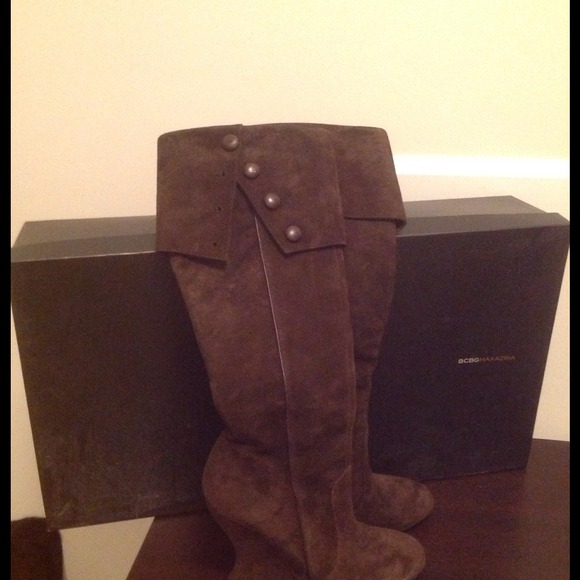 BCBG suede boots