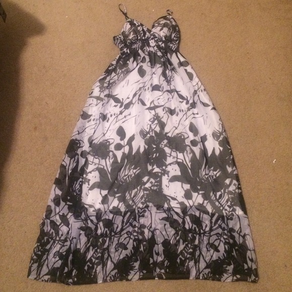 Maxi Dress. Black and white